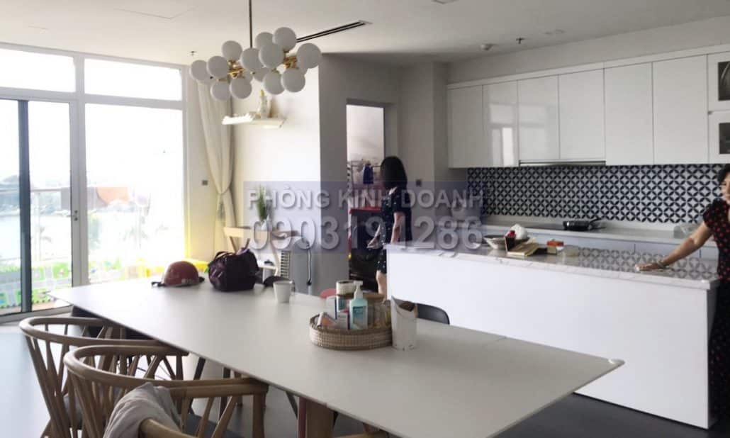 Căn hộ bán Vinhomes Central Park lầu 4 Park 1 nội thất 4 phòng ngủ view sông