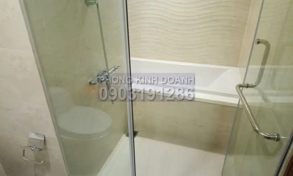 Cho thuê căn hộ Vinhomes view sông 4 phòng ngủ tầng 35 L1 nội thất cao cấp