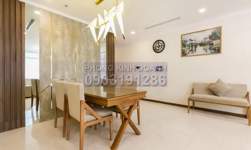 Cho thuê Vinhomes view L81 tầng 36 Landmark 6 full nội thất 4 phòng ngủ