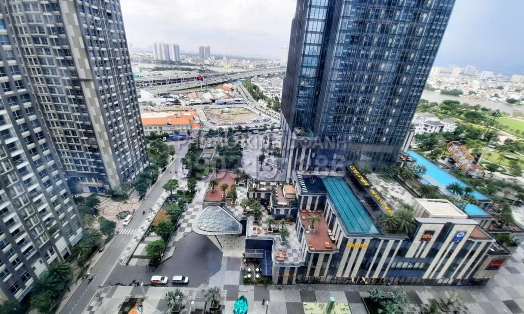 Cho thuê căn hộ 3 phòng Vinhomes tầng 17 Landmark 1 đủ nội thất view L81