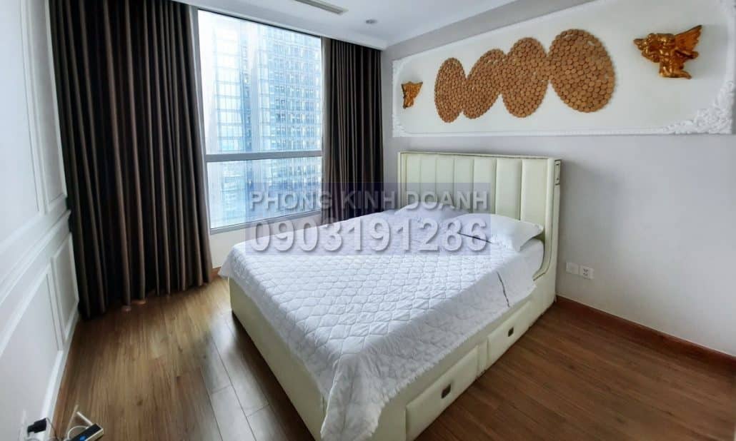 Cho thuê căn hộ 3 phòng Vinhomes tầng 17 Landmark 1 đủ nội thất view L81