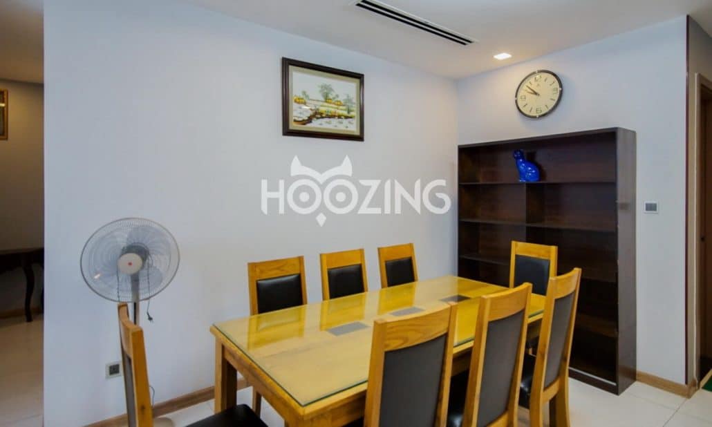 Cho thuê Vinhomes 3 phòng ngủ tầng 22 toà Park 1 nội thất đẹp view hồ bơi